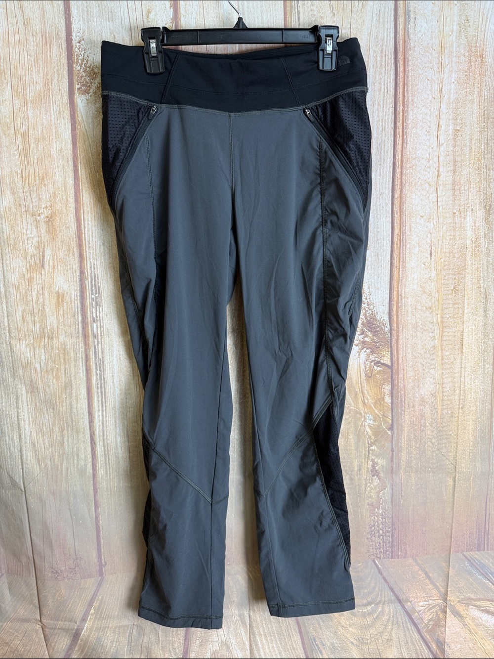 Women’s The North Face Gray/Black FlashDry PullOn Pant Size Medium